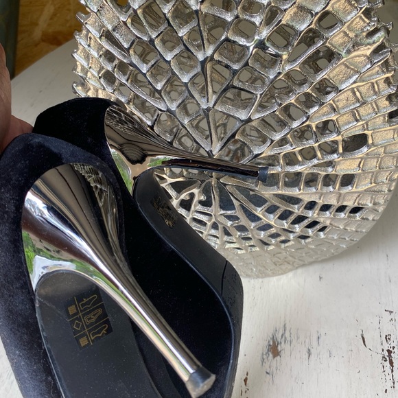 Size 12 J. Renee / 4 inches tall / NWT - Picture 3 of 6